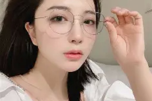 五部塌房逆袭神作:从娱乐圈弃子到文娱巨星的绝地反击之路! 五部塌房逆袭神作:从娱乐圈弃子到文娱巨星的绝地反击之路!